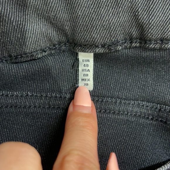 Zara mid rise moto jeans (size US 8) - Picture 9 of 10